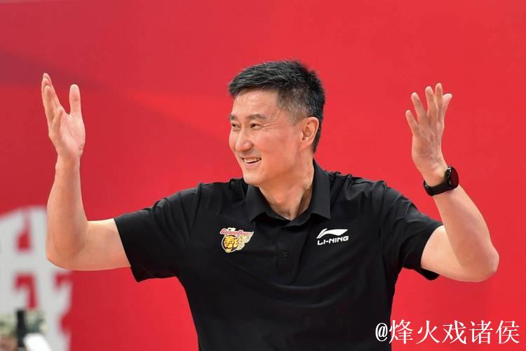 广东“新四号位”闪耀登场,完胜王洪泽,杜锋手下再添利器 广东“新四号位”闪耀登场,完胜王洪泽,杜锋手下再添利器